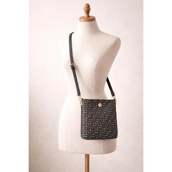 Tommy Hilfiger Bag / Crossbody Black White Monogram / Y2K Bag / Classic Preppy - Picture 2 of 15